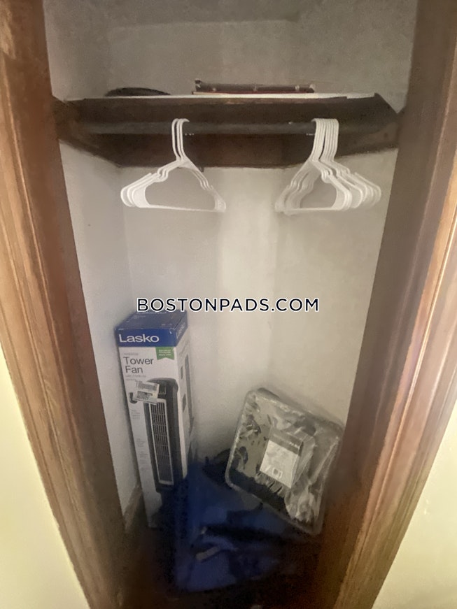 Medford - $5,800+ /mo