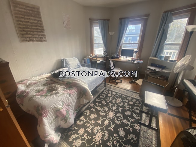 Medford - $5,800+ /mo