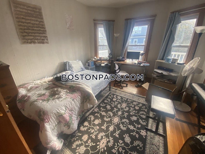 Medford - $5,800+ /month