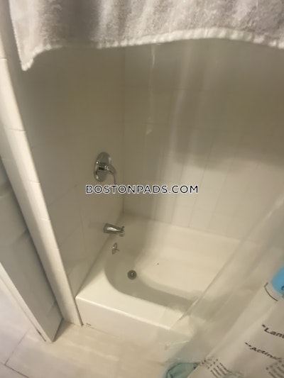 Medford Traditional 5 Beds 2 Baths on Bristol Rd.   Tufts - $5,800 No Fee