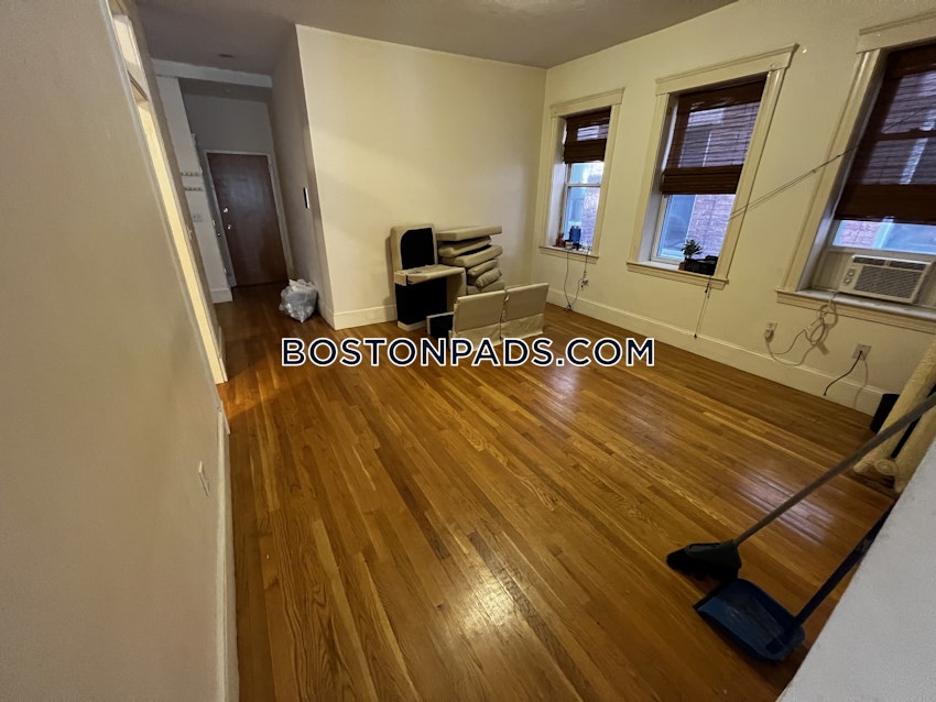 BOSTON - FENWAY/KENMORE - 3 Beds, 1 Bath - Image 3