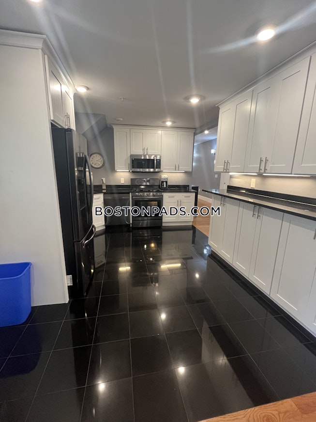 Boston - $11,000+ /mo