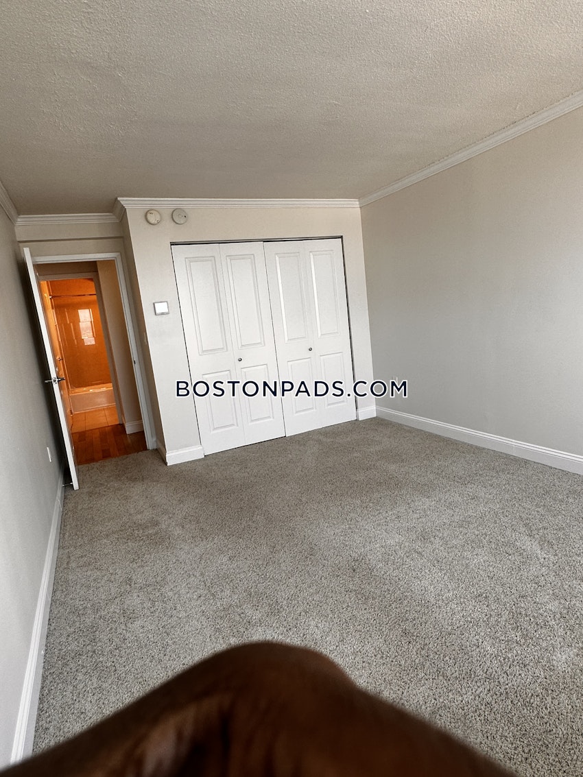 BOSTON - WEST END - 3 Beds, 2.5 Baths - Image 10