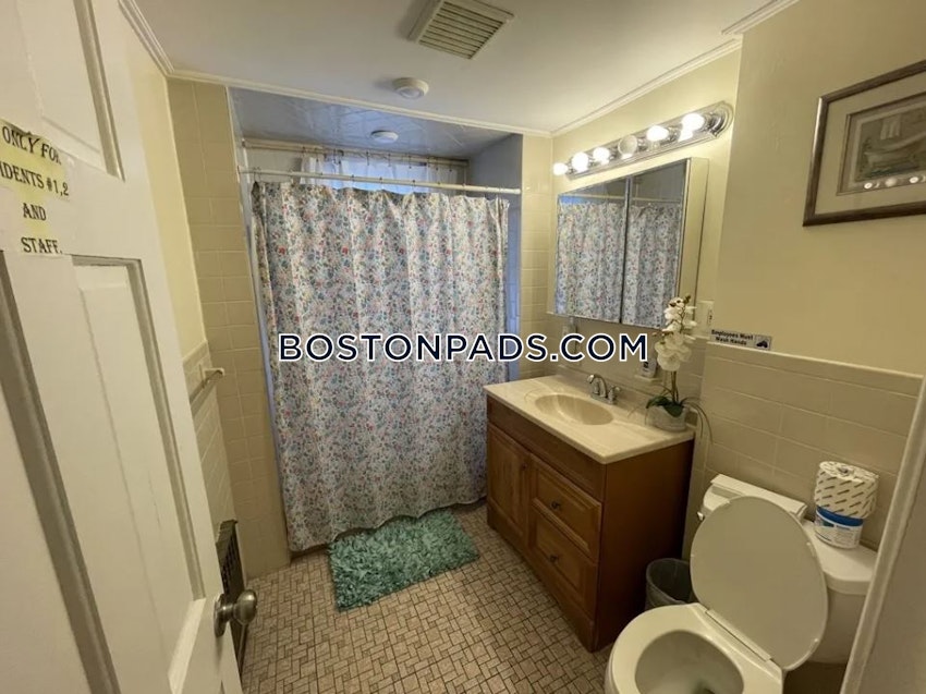 BOSTON - ROXBURY - 6 Beds, 2 Baths - Image 9