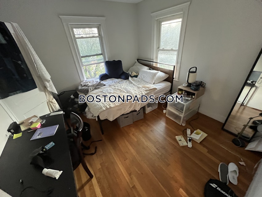 MEDFORD - TUFTS - 4 Beds, 1 Bath - Image 18