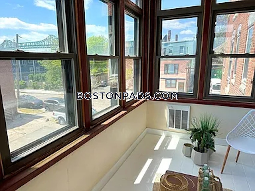 CHELSEA - 2 Beds, 2 Baths - Image 13