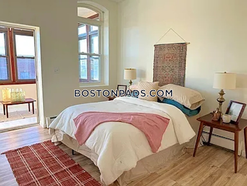 CHELSEA - 2 Beds, 2 Baths - Image 16