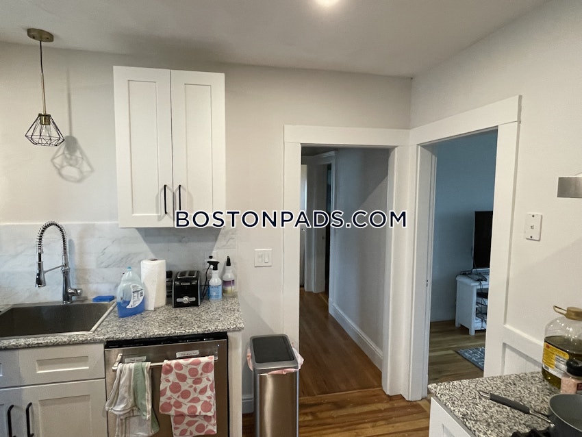 MEDFORD - TUFTS - 4 Beds, 1 Bath - Image 9