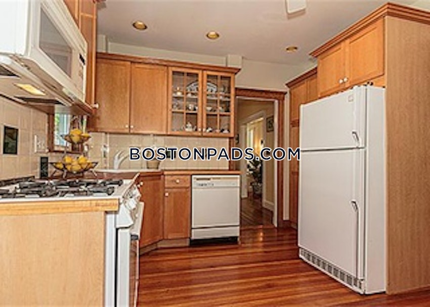 BOSTON - WEST ROXBURY - 3 Beds, 1.5 Baths - Image 3