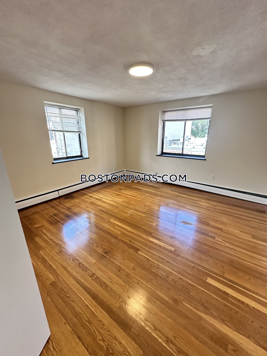 BROOKLINE- BOSTON UNIVERSITY - 2 Beds, 1 Bath - Image 1