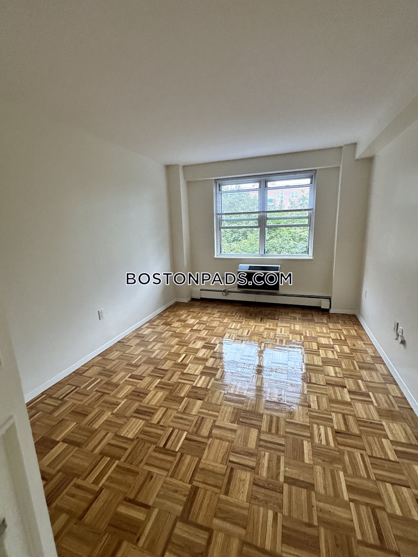 BROOKLINE- BOSTON UNIVERSITY - 2 Beds, 1.5 Baths - Image 4