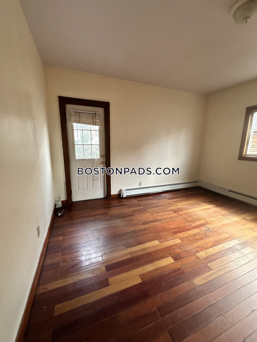 Medford - $3,900+ /month