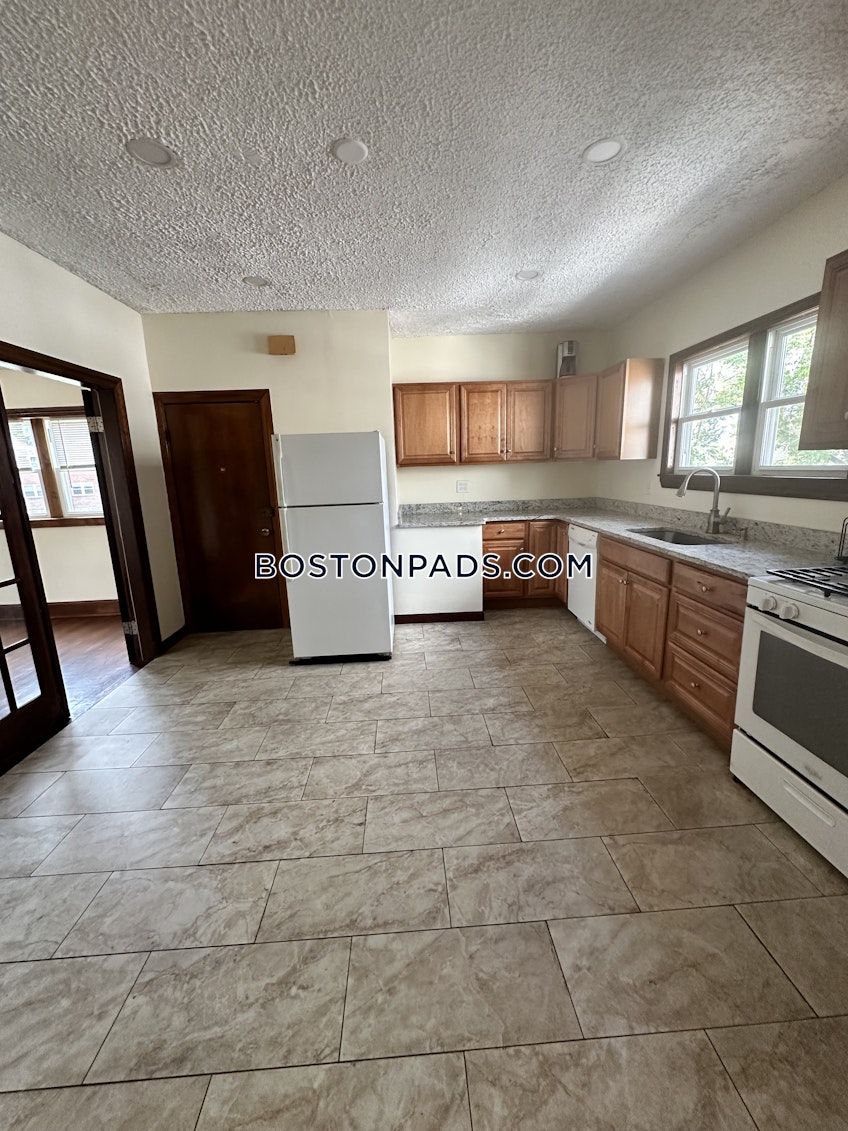 Medford - $3,900+ /month