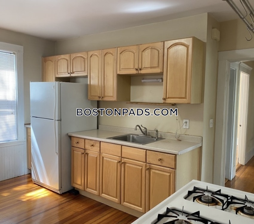 MEDFORD - TUFTS - 2 Beds, 1 Bath - Image 3