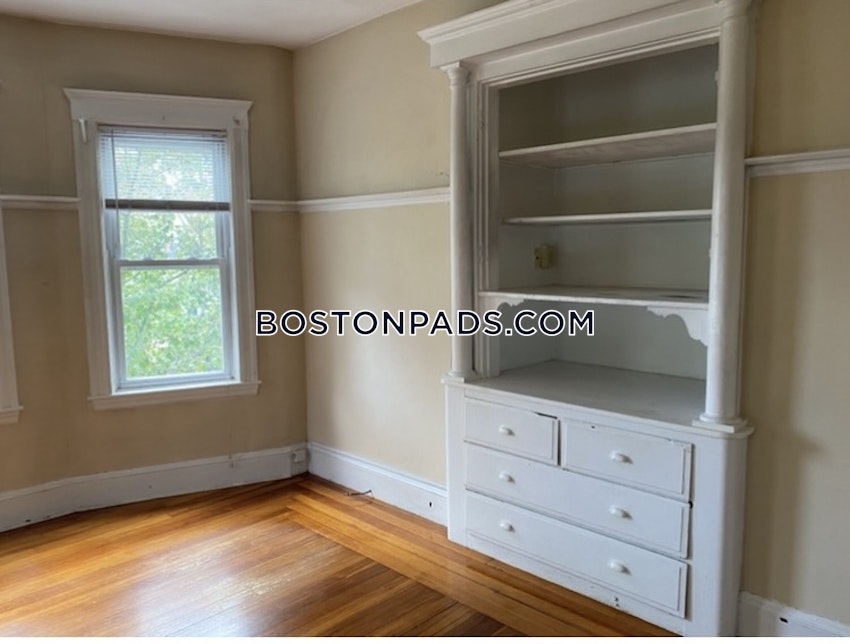 MEDFORD - TUFTS - 2 Beds, 1 Bath - Image 8