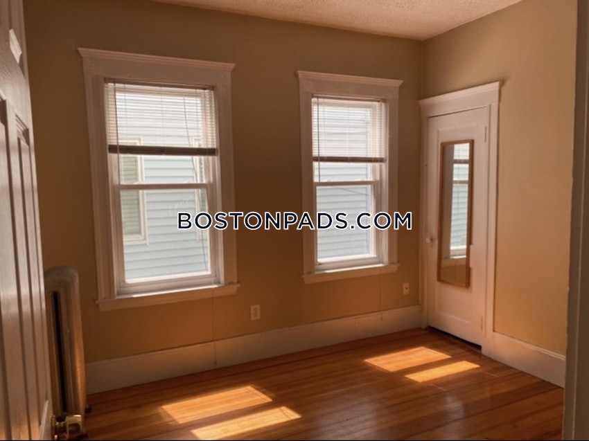 MEDFORD - TUFTS - 2 Beds, 1 Bath - Image 5