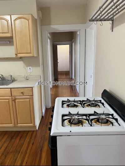 Medford 2 Bed, 1 Bath Unit  Tufts - $2,500