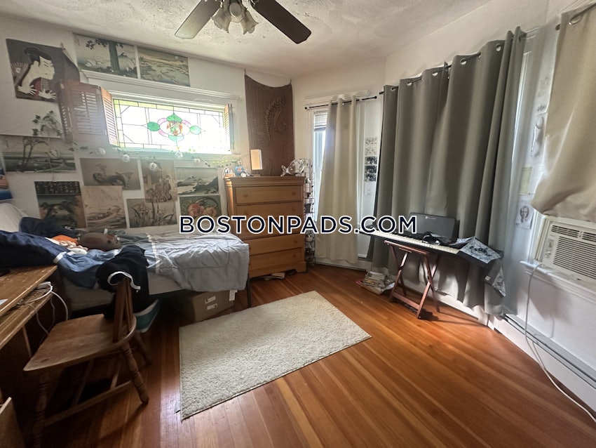 SOMERVILLE - TUFTS - 3 Beds, 1 Bath - Image 7