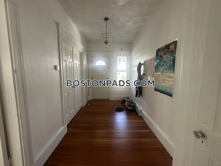 SOMERVILLE - TUFTS - 3 Beds, 1 Bath - Image 16