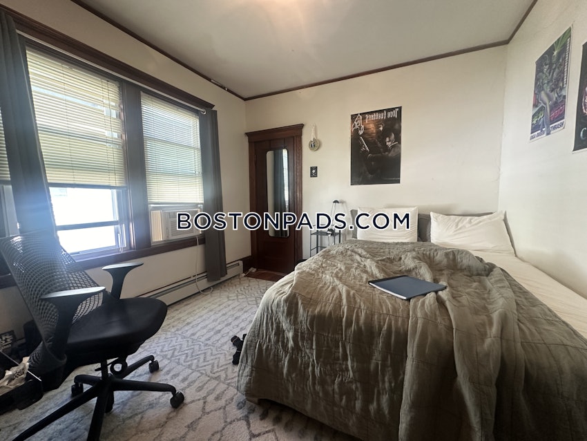 SOMERVILLE - TUFTS - 3 Beds, 1 Bath - Image 12