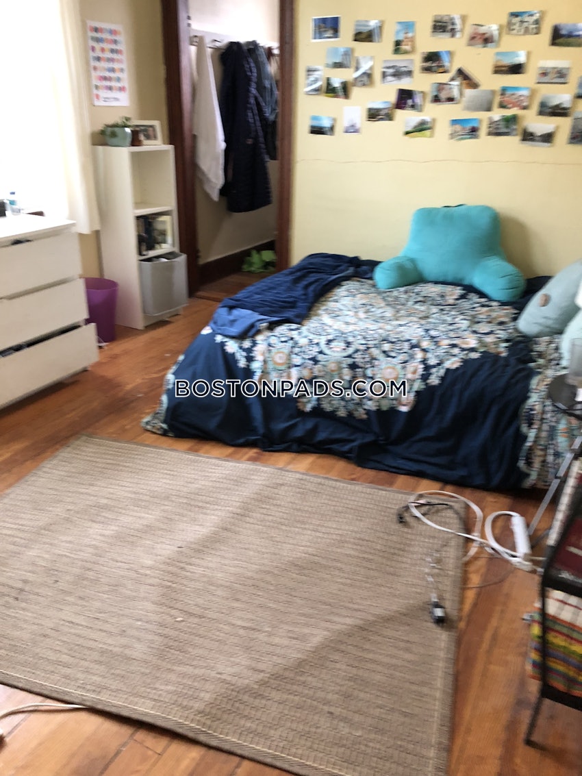 SOMERVILLE - TUFTS - 3 Beds, 1 Bath - Image 10