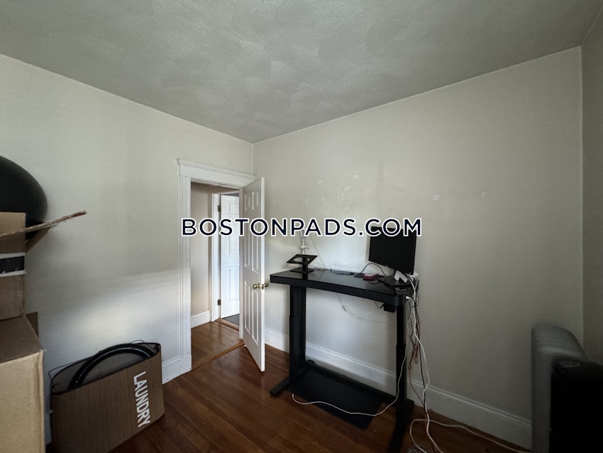 MEDFORD - WELLINGTON - 3 Beds, 1 Bath - Image 5