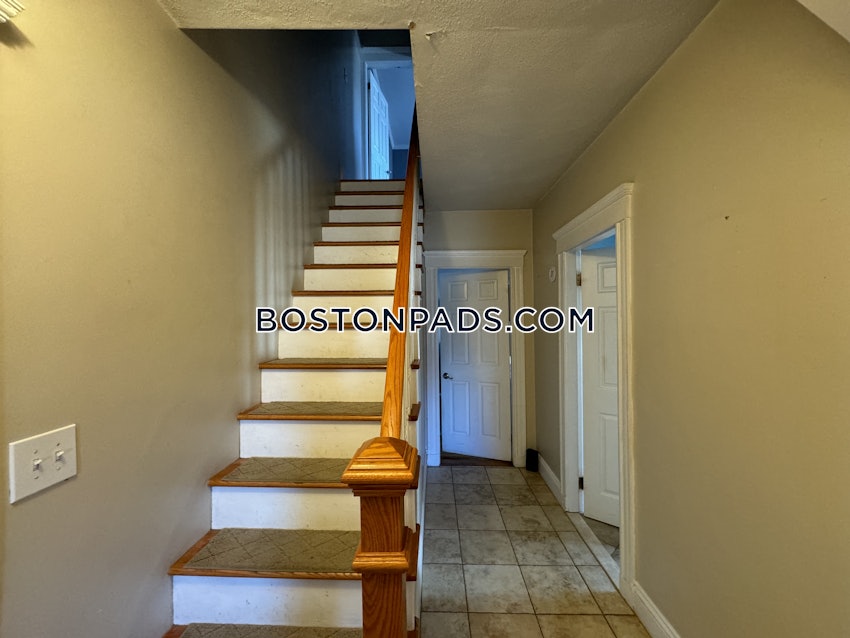 MEDFORD - WELLINGTON - 3 Beds, 1 Bath - Image 8