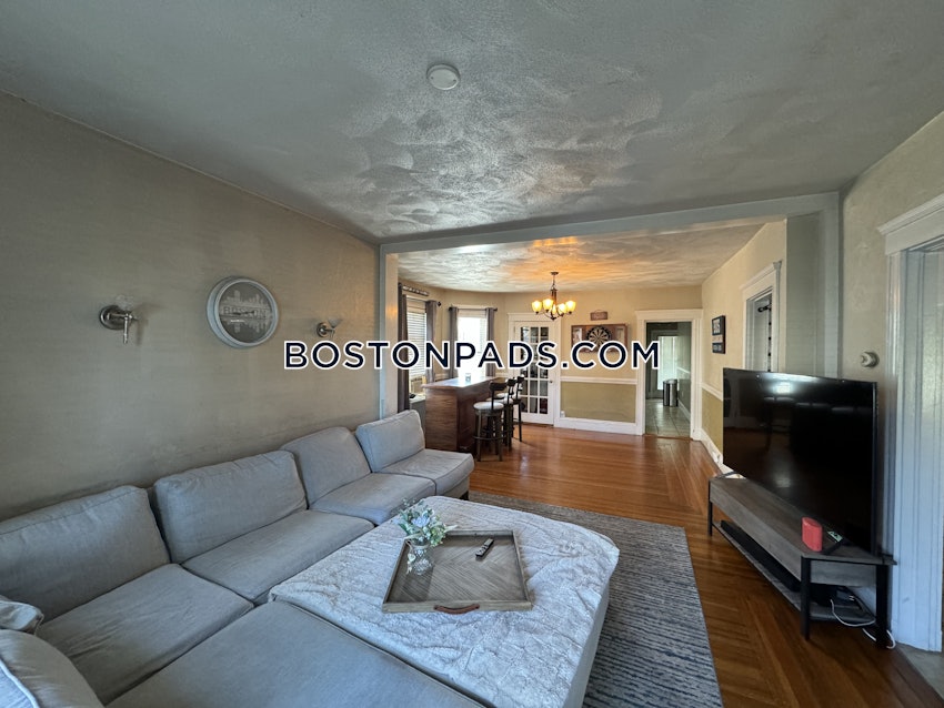 MEDFORD - WELLINGTON - 3 Beds, 1 Bath - Image 20