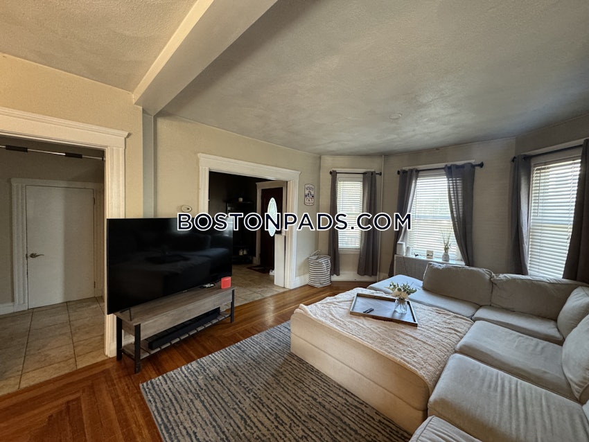 MEDFORD - WELLINGTON - 3 Beds, 1 Bath - Image 21