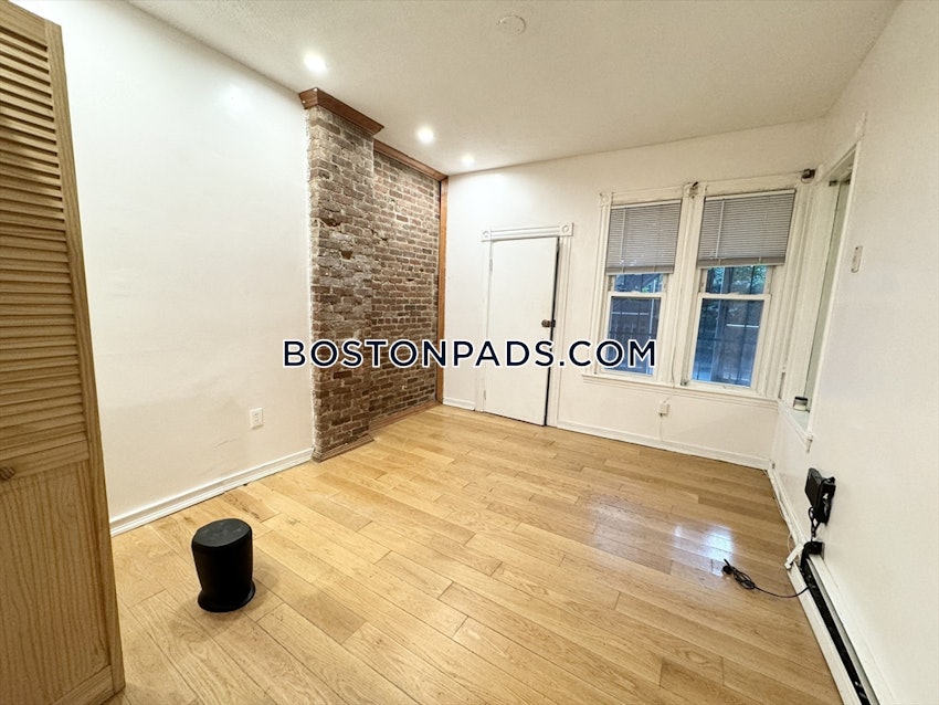 BOSTON - MISSION HILL - 2 Beds, 1 Bath - Image 3