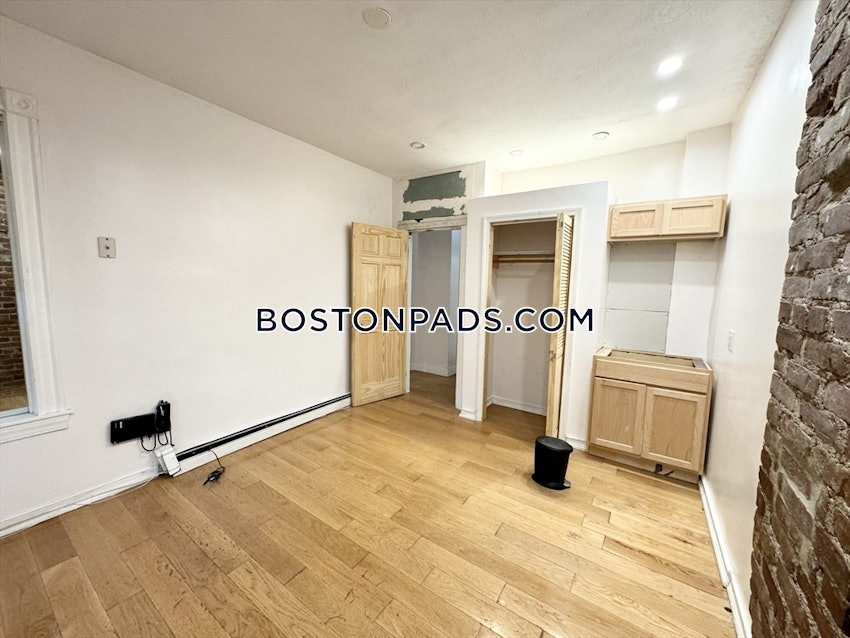 BOSTON - MISSION HILL - 2 Beds, 1 Bath - Image 4