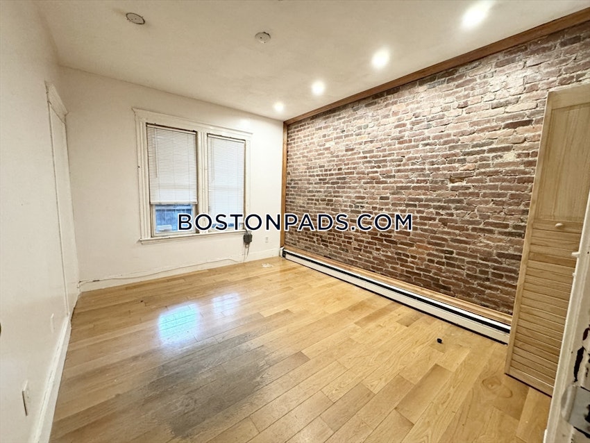 BOSTON - MISSION HILL - 2 Beds, 1 Bath - Image 5