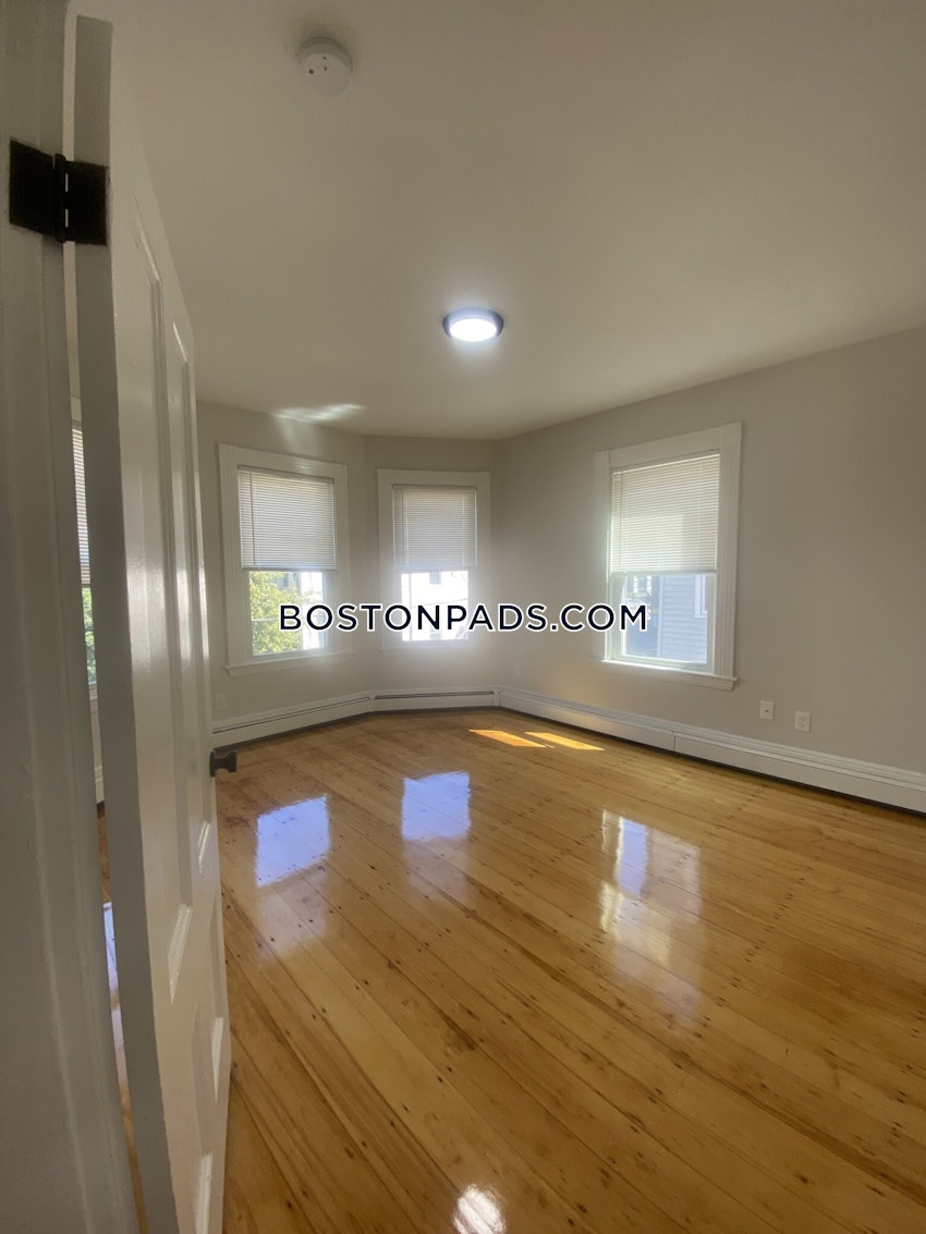 CAMBRIDGE - INMAN SQUARE - 3 Beds, 1 Bath - Image 4