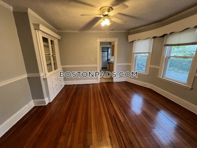 Medford Spacious 3 bed, 1 bath available now on Orchard St in Medford!  Tufts - $3,600 No Fee