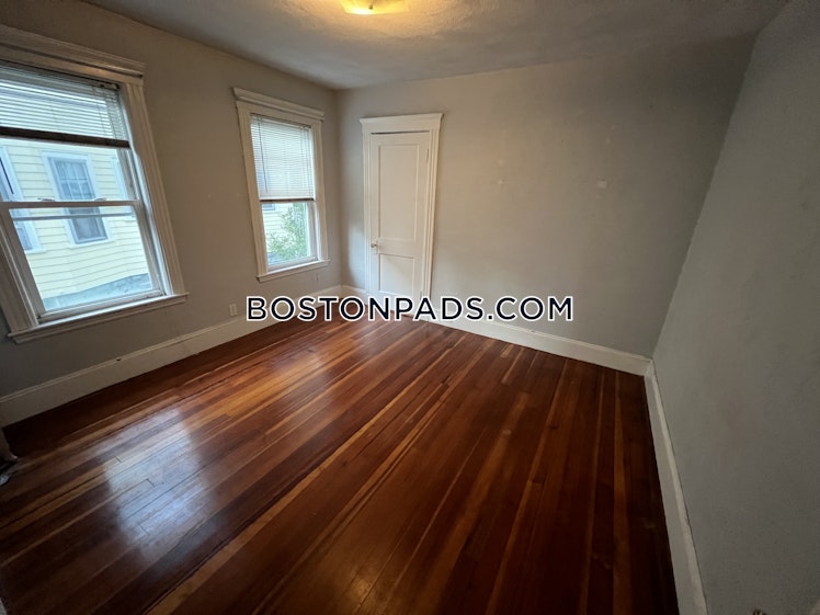 Orchard St., Medford