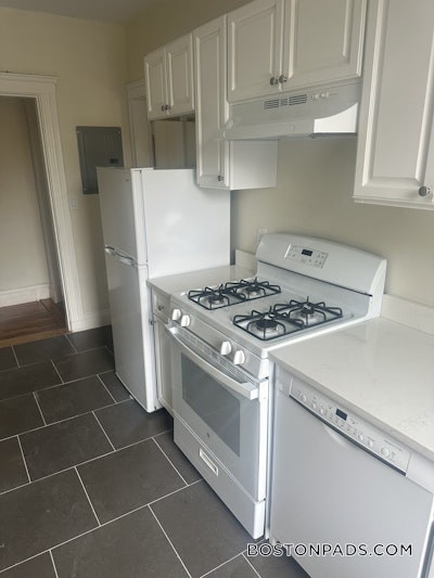 Brookline 1 Bed 1 Bath  Coolidge Corner - $2,500