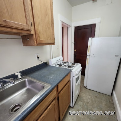 Somerville 1 Bed 1 Bath  Winter Hill - $2,250