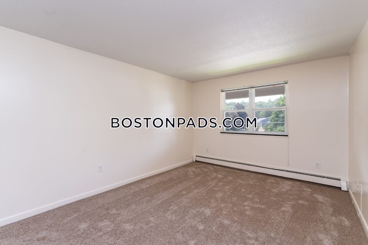 Pleasant St., Melrose