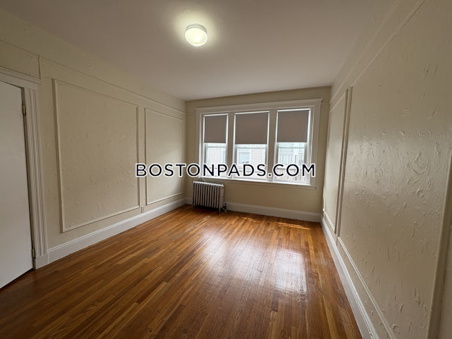 Boston - $2,295+ /mo
