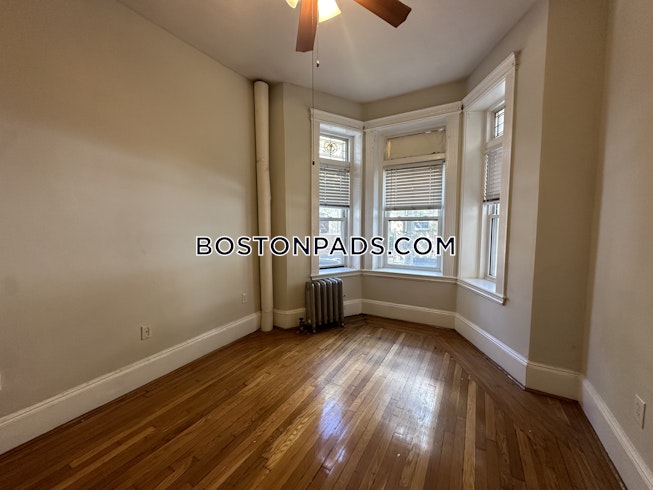 Boston - $3,400+ /mo
