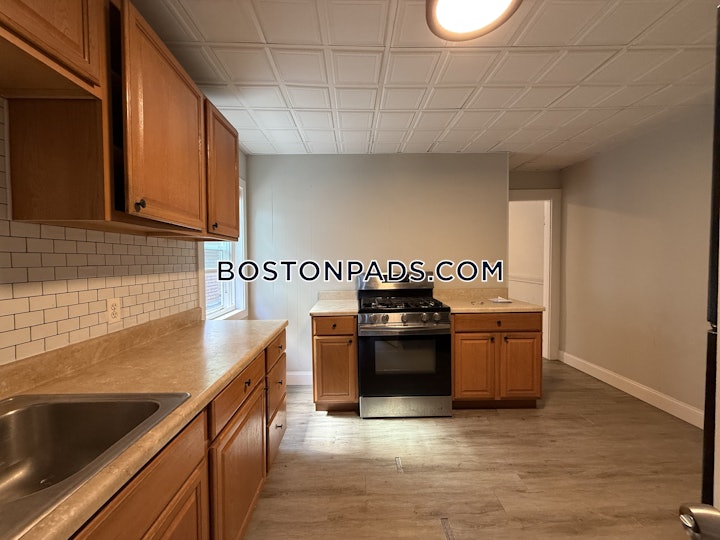 somerville-5-beds-15-baths-tufts-4750-6133413 