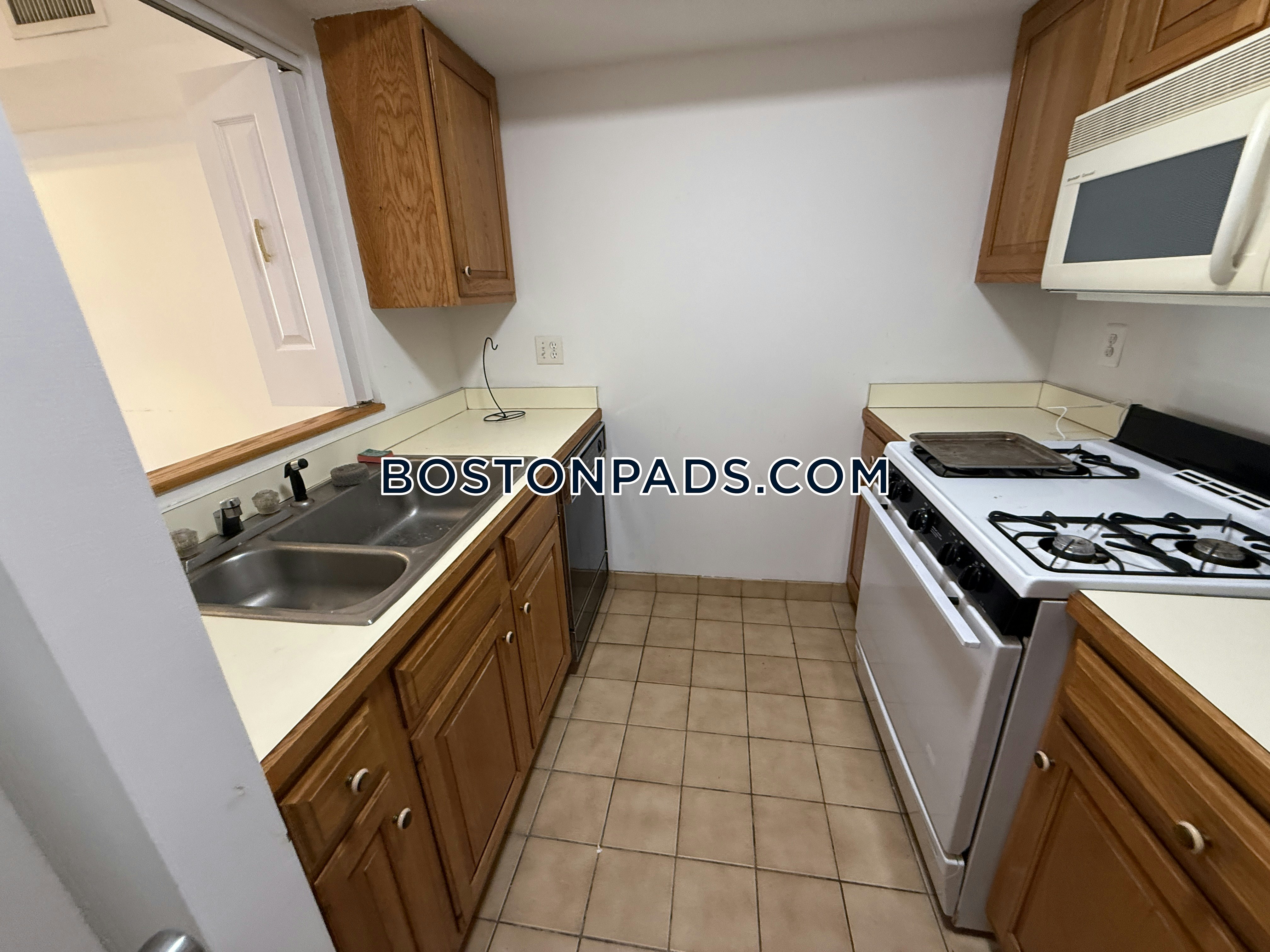 Boston - 2 Beds, 2.5 Baths