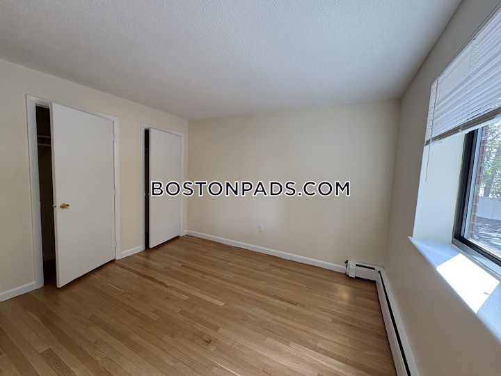 cambridge-1-bed-1-bath-cambridge-mt-auburnbrattle-fresh-pond-2300-8013049 