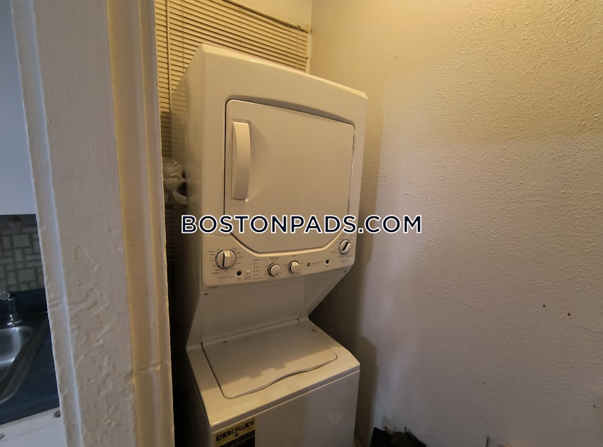 BOSTON - MISSION HILL - 3 Beds, 1 Bath - Image 11