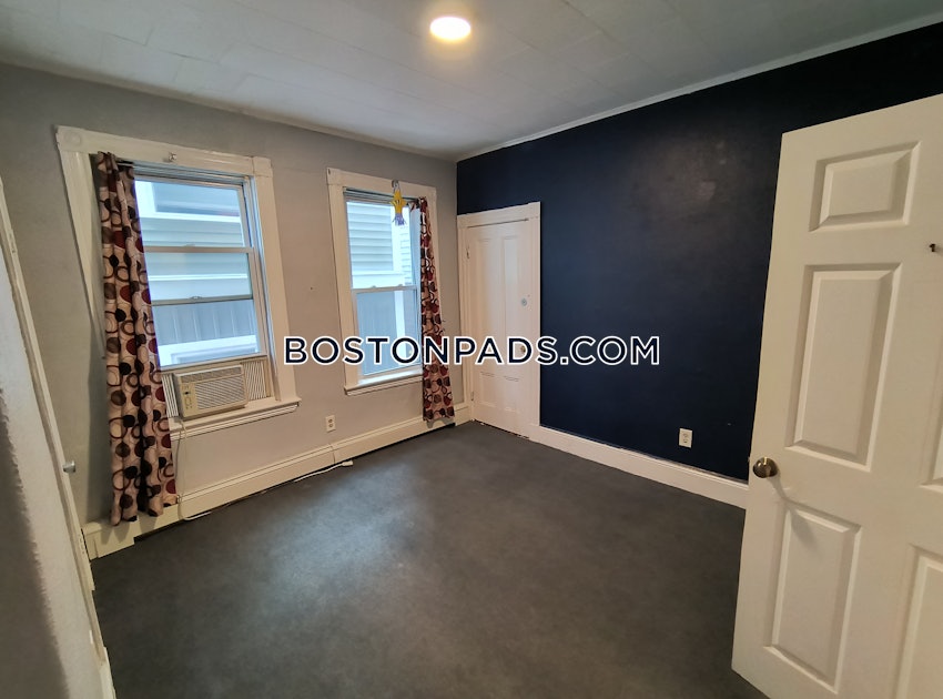 BOSTON - MISSION HILL - 3 Beds, 1 Bath - Image 3