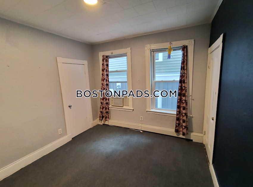 BOSTON - MISSION HILL - 3 Beds, 1 Bath - Image 6