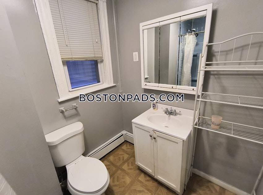 BOSTON - MISSION HILL - 3 Beds, 1 Bath - Image 14