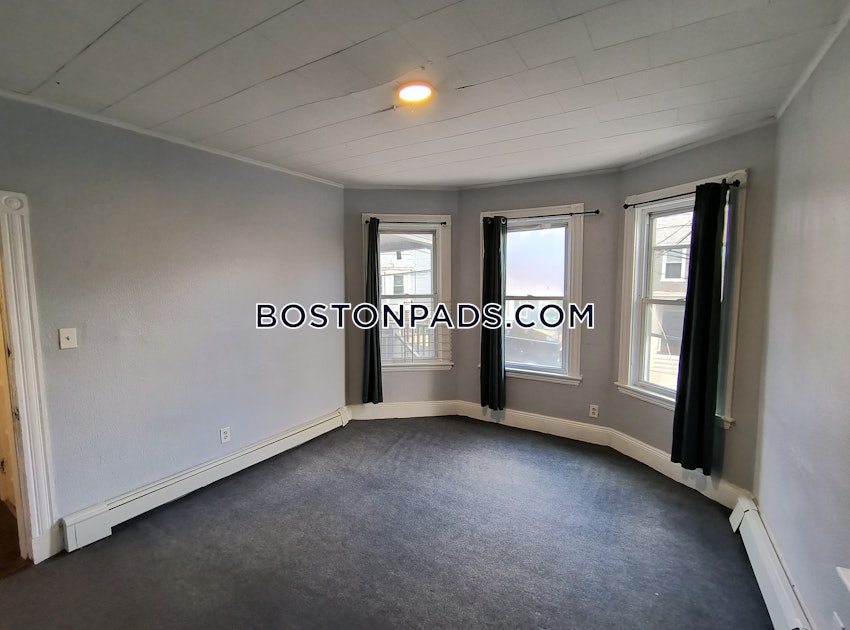 BOSTON - MISSION HILL - 3 Beds, 1 Bath - Image 12