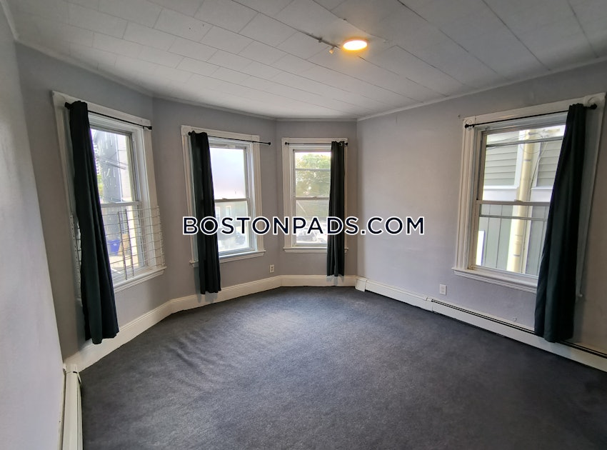 BOSTON - MISSION HILL - 3 Beds, 1 Bath - Image 9