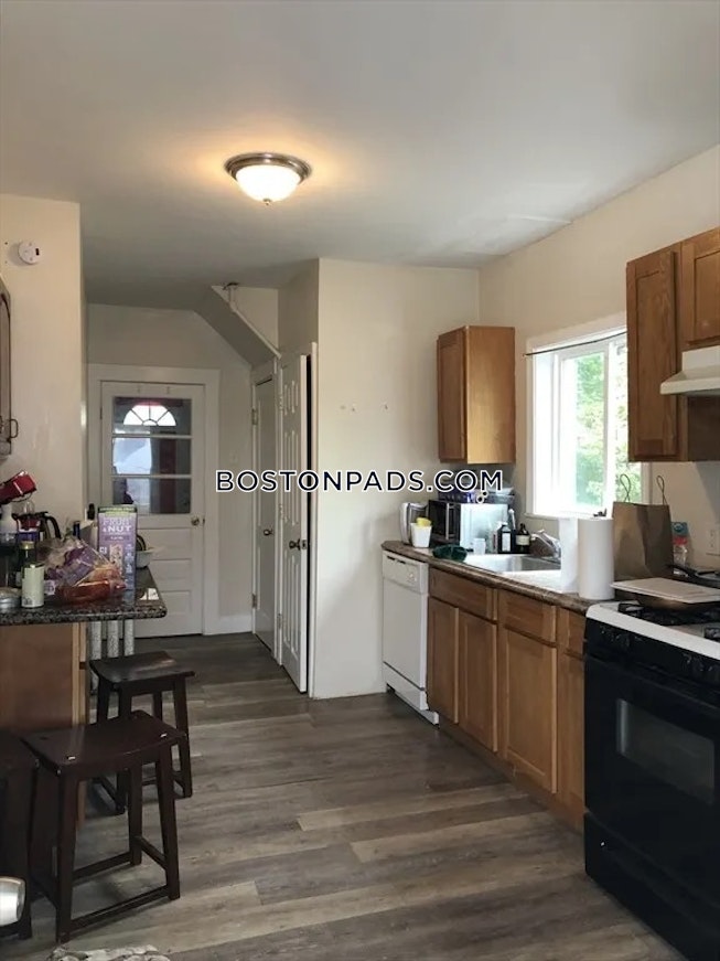 Medford - $5,600+ /mo